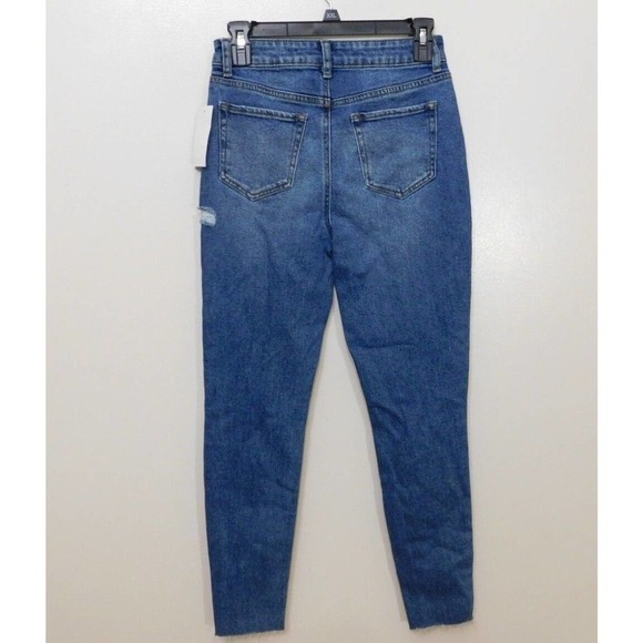 JR499 Tinseltown Blue Juniors' Ripped Mom Jeans Size 3 - Picture 2 of 2